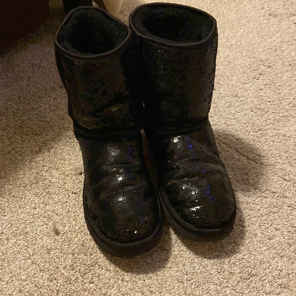 Used Black Sparkle Uggs